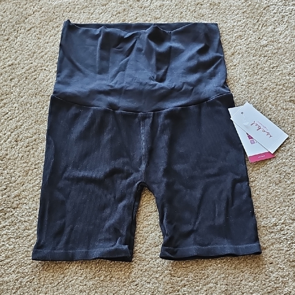 Isabel Maternity Black Ribbed Bike Shorts Large